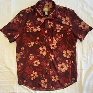 St. John’s Bay Outdoor Men’s Cooling Button Down Shirt in Burgundy Hibiscus Sz L